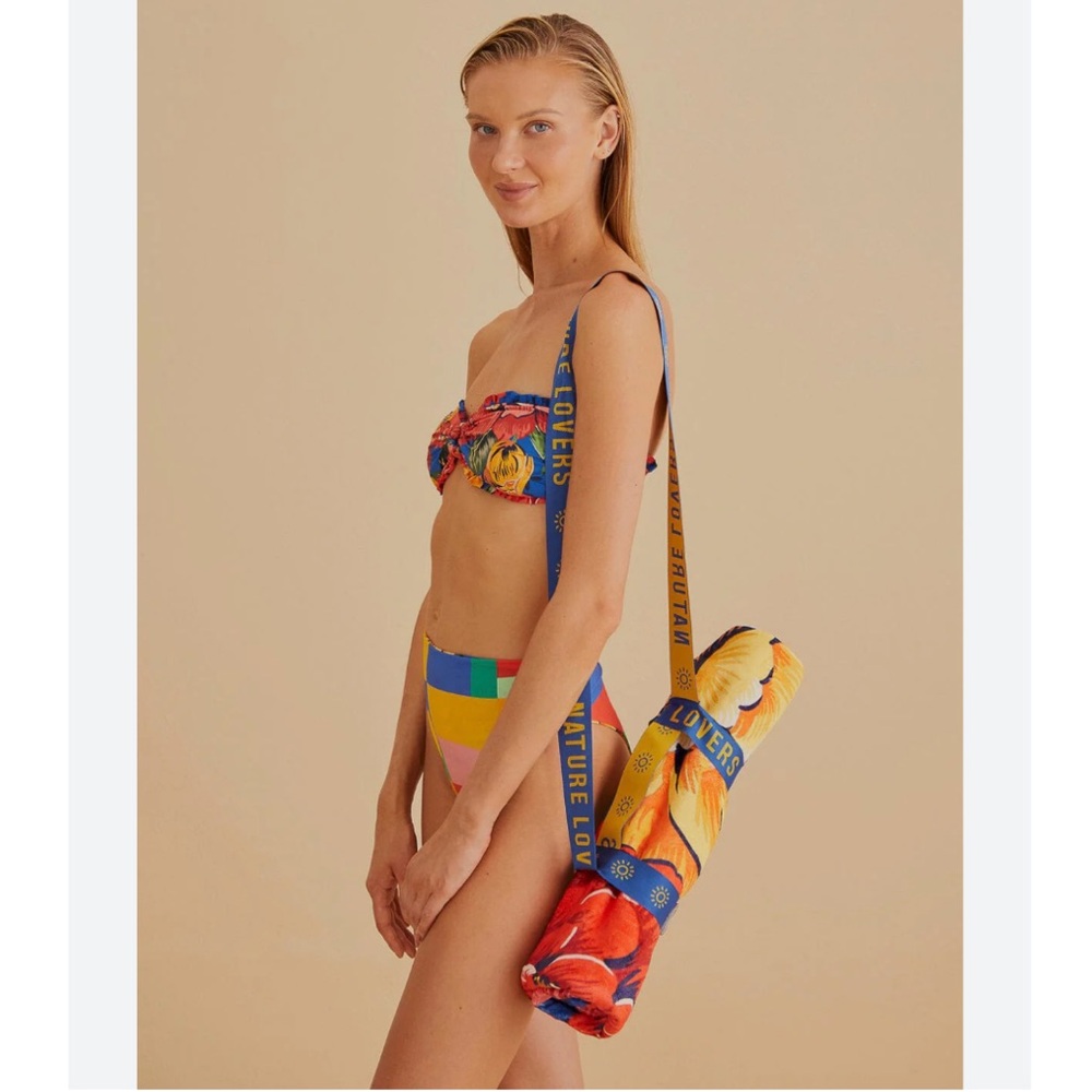 FARM Rio Beach Towel & Carry Case.